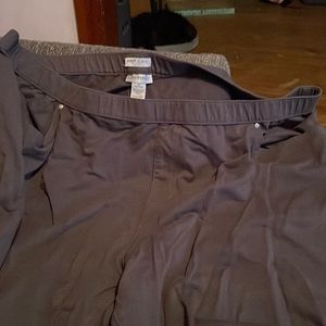 Catherine’s charcoal gray pull on knit jeans 4X